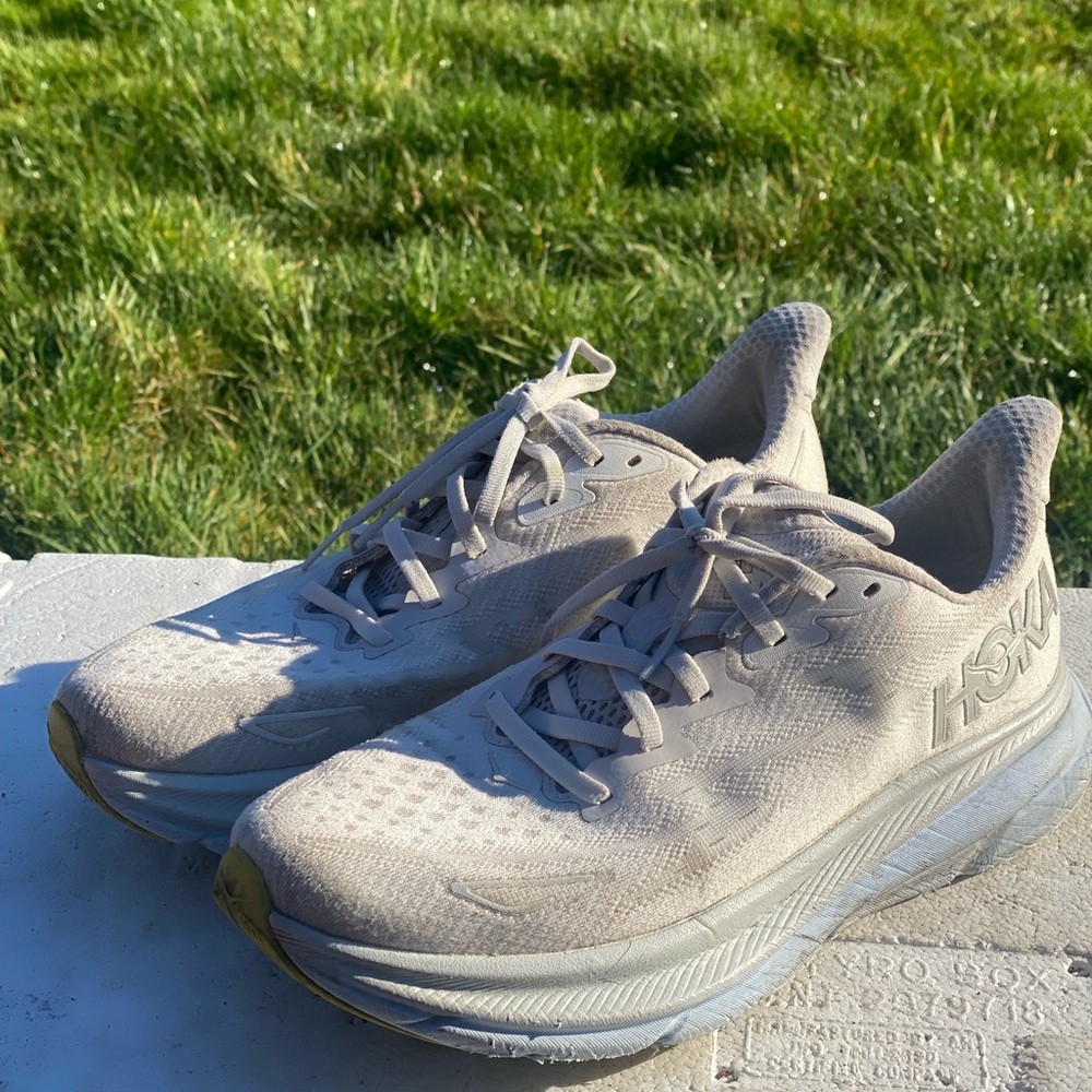 Hoka One One Clifton 9 Women’s Nimbus Cloud Ice Water Light Gray Sneakers SZ 9.5